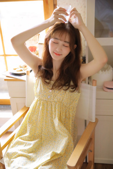 宝妈怕娃闹给同机乘客备100份礼袋